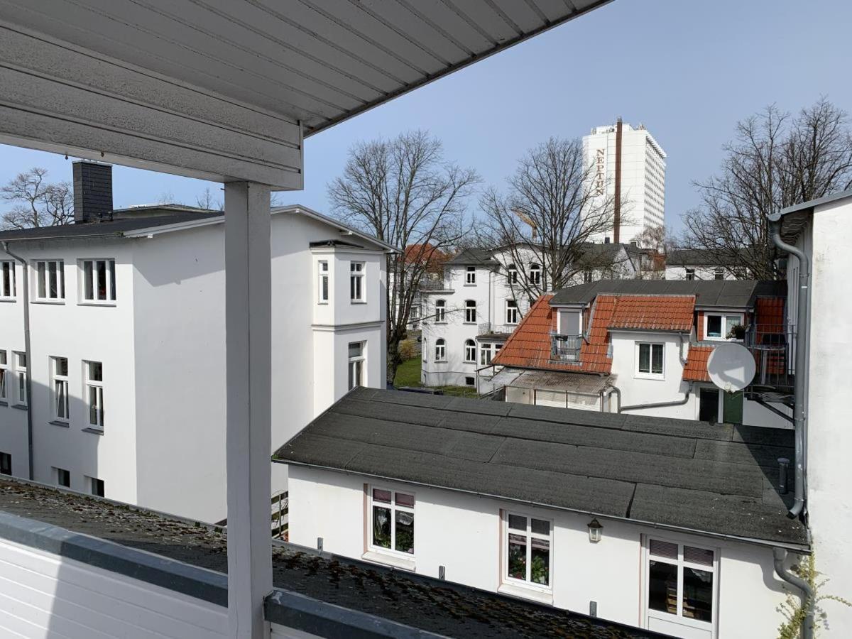 Diana, Koje, In Sichtweite Zum Apartment Rostock